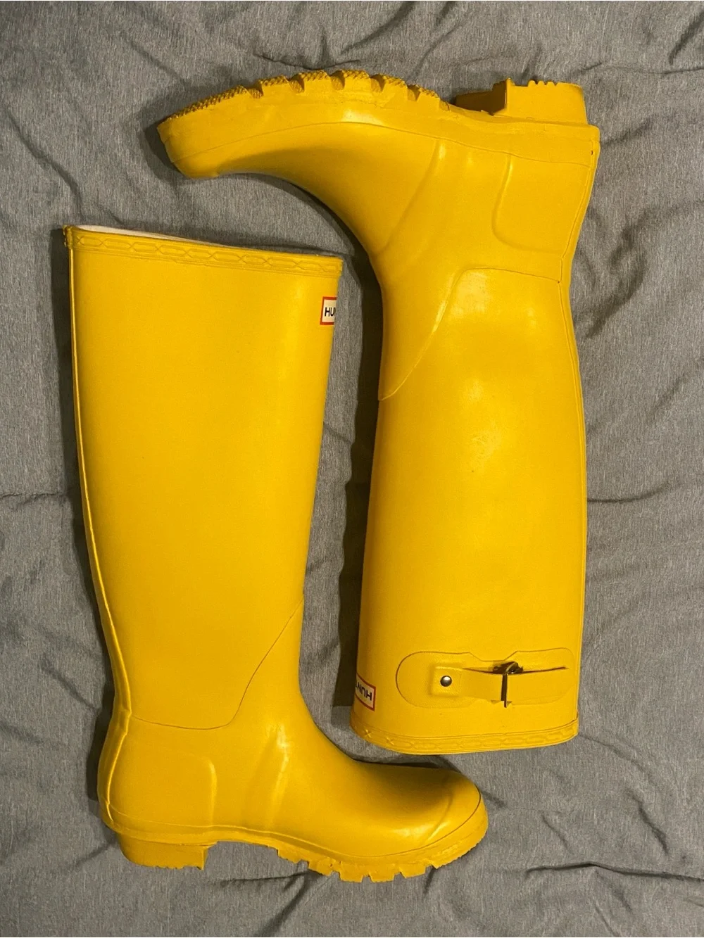 Hunter tall yellow rain boots women’s 8